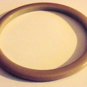 Vintage Bakelite Bangle Bracelet Mustard Green