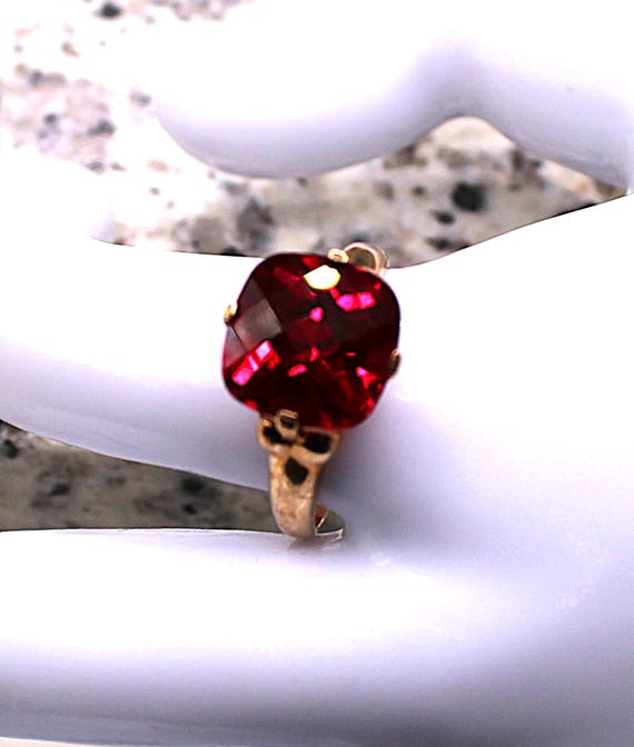 Ruby Ring set in 10kt Yellow Gold - image 1