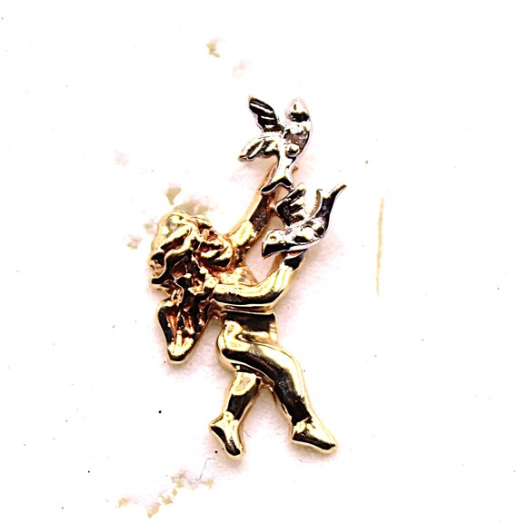 14kt Yellow Gold Cupid Pin
