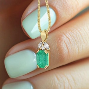 14k gold Emerald cut necklace, May birthstone necklace, Green Emerald Gemstone Necklace