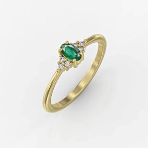 14k Vintage Style Emerald Engagement Ring, Solid Gold Oval Emerald Rings for Women, Green Gemstone Solitaire Cluster Ring, Gift for Her