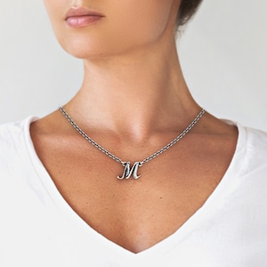 Collar con colgante de letra inicial en oro macizo de 14 quilates, colgante con nombre personalizado, collar con colgante de inicial de oro, regalo minimalista para mujer