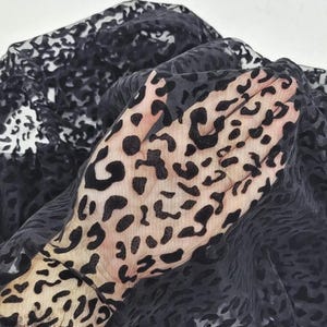 Weicher Tüll-Leoparden-Stoff, Schwarzer Tüll mit Leopardenmuster Weicher Tüll-Stoff mit Leopardenmuster, schwarzer Samt-Tüll, Massenware, schwarzer Kleidertüll