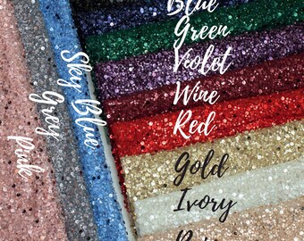 Puede incluir: Una variedad de telas de lentejuelas en diferentes colores, incluyendo rosa, azul cielo, gris, azul, verde, violeta, vino, rojo, dorado, marfil y beige.