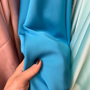 Blauer Satin Seide Stoff Rohseide Stoff Himmelblauer Seidensatin Stoff