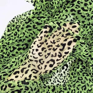 Neon Grüner Tüll Leoparden Stoff Schwarzer Leoparden Muster Tüll Tüll Stoff Rohware Weicher Tüll Stoff mit Leoparden Muster Green Velvet Tüll