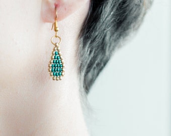 Gold and turquoise drop drop beaded earrings, original drop earrings, customizable light earrings