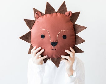 Lion-shaped children's cushion, for nurseries and bedrooms
