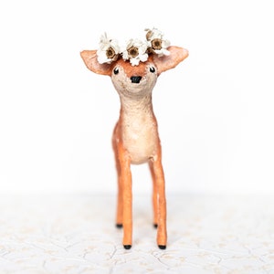 Decorative fawn in spun cotton, little animals in hydrophilic cotton, spring decoration of fawn with crown of real flowers in piedi