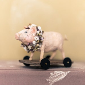 Wheeled Pig with Flower Crown, Pink Cotton Wool Pig, Vintage Toy Imitation, Spun Cotton Pig, Spun Cotton