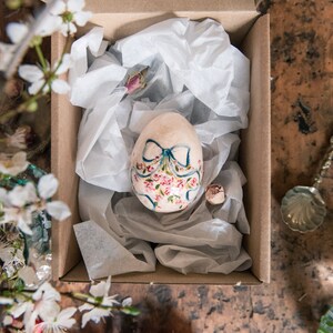 Vintage style Easter egg, hand painted egg with bow and roses, spring decoration, cotton wool Easter ornament image 3