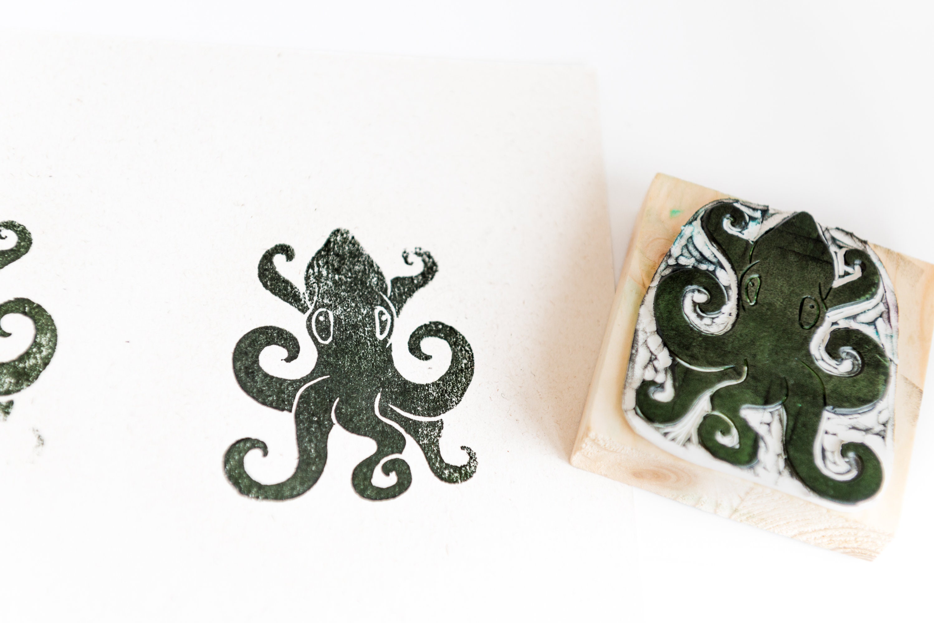 What Happens When You Trick An Octopus With A Rubber Hand? This! - gsu4smp