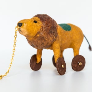 Vintage Inspired Cotton Spun Toy, Animal Spun Cotton Decoration on Wheels, Lion Vintage Toy Imitation image 3