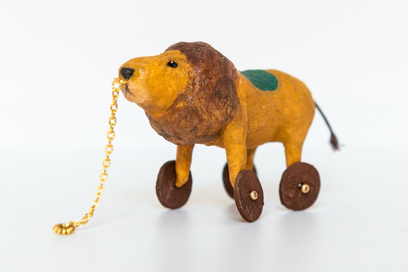 Vintage Inspired Cotton Spun Toy, Animal Spun Cotton Decoration on Wheels, Lion Vintage Toy Imitation image 3