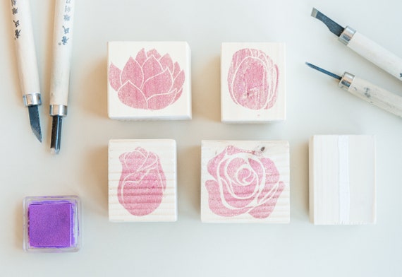 Set Timbri In Gomma Floreali Rosa Loto E Tulipano