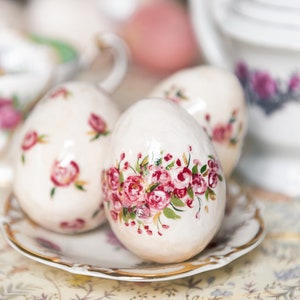 Vintage Style Easter Egg Set, Hand Painted Egg with Roses, Spring Decoration, Cotton Wool Easter Ornament