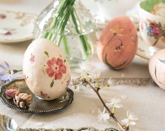 Vintage style Easter egg, hand painted spun cotton egg, spring decoration, cotton wool Easter ornament