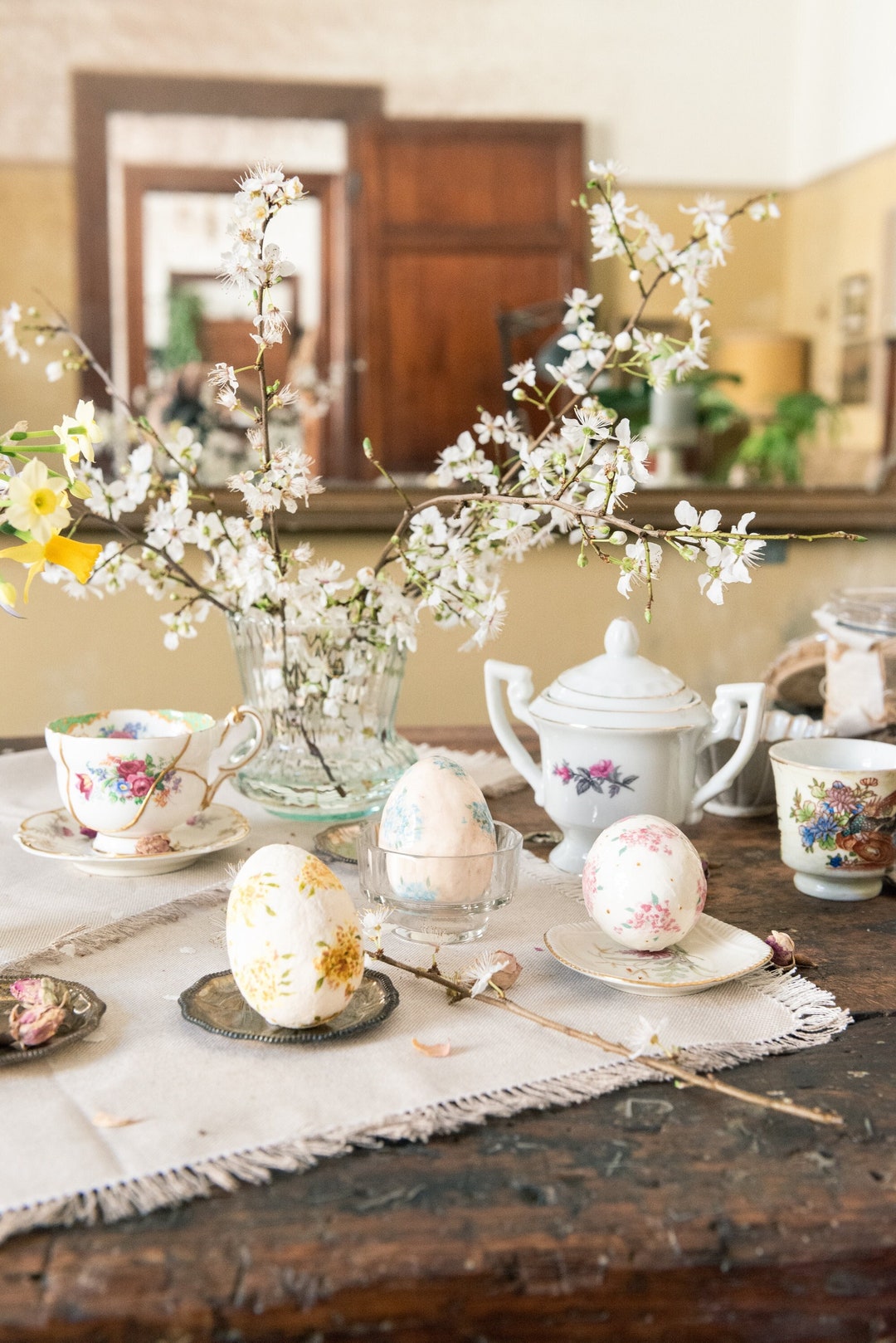 Vintage Style Easter Egg Set, Hand Painted Egg With Flowers, Spring