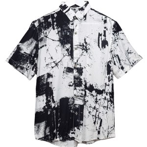 Camisa estampada.