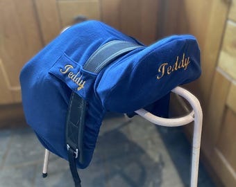 Personalised Saddle Cover With Cantle & Girth Loop Embroidery GP or Dressage Lots Of Colours