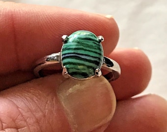 Beautiful Hand Crafted Malachite 925 Solid Sterling Silver Ring