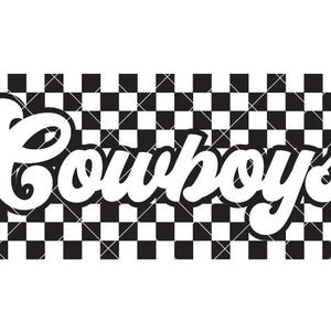 Op de afbeelding: Zwart-witte geruite achtergrond met het woord "Cowboys" in witte cursieve letters.
