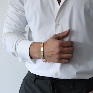Pulsera de identificación personalizada para hombre, pulsera con nombre grabado bañada en oro de 18 quilates, regalo para hombre, regalo personalizado con inicial de monograma, pulsera de identificación con eslabones curvos