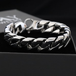 Pulsera ancha y gruesa para hombre: acero inoxidable de primera calidad, opción de grabado personalizado, duradera y elegante, regalo perfecto para él