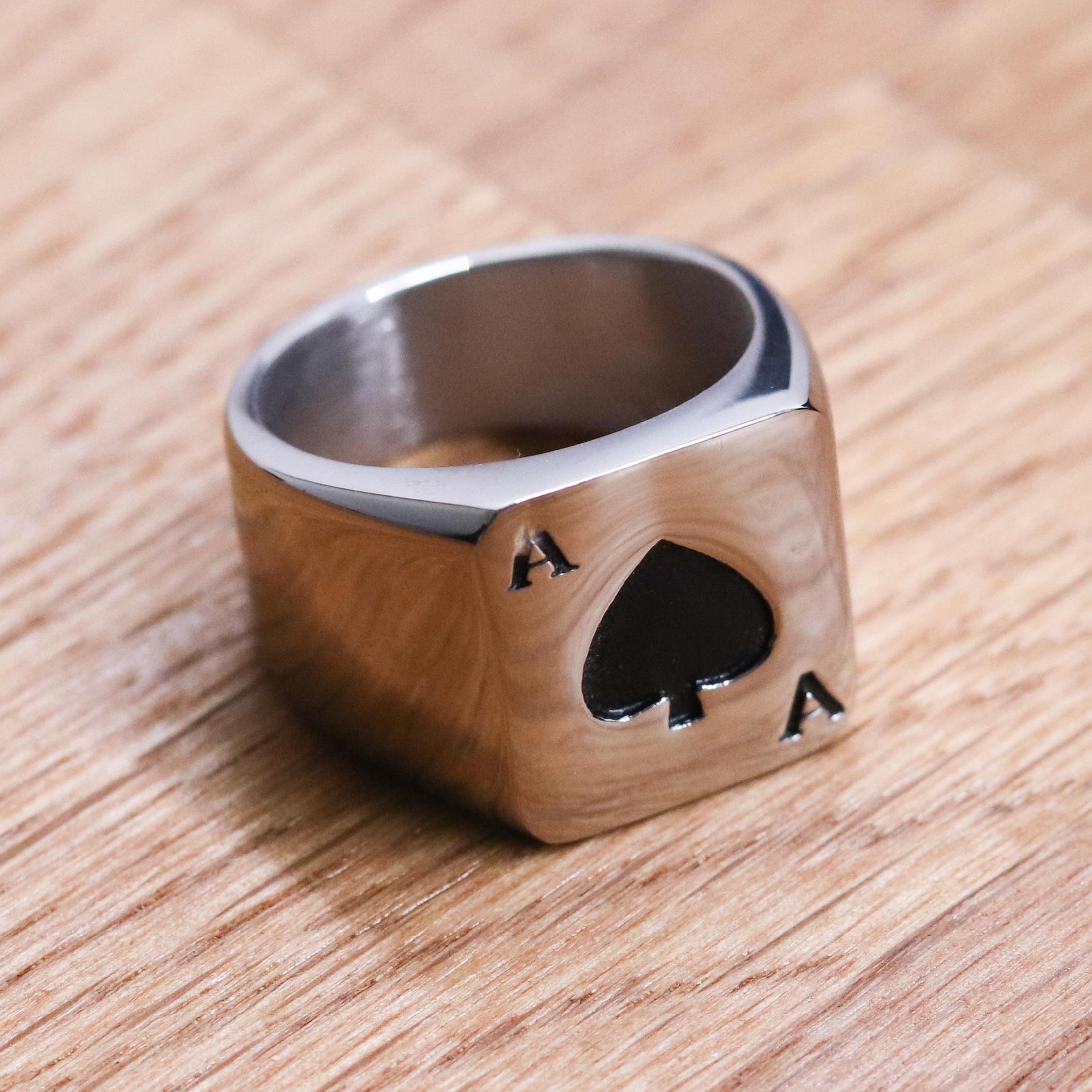 Anello In Acciaio Inox Placcato Oro Poker Asso Di Picche Anello Uomo Poker In Acciaio Inox Placcato Oro - Motivo Asso Di Picche, Fedina Nuziale, Misure 7-14 Tennis Argento - Foto 4