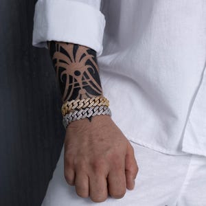 PULSERA DE ESLABONES CUBANO ICED para hombre: color plata y oro de primera calidad, 14 mm de grosor, piedras de circonita cúbica