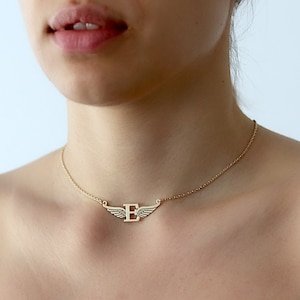COLLAR DE ALAS, Collar INICIAL, Cadena colgante de alas de ángel de oro Collar de letras de oro de plumas estéticas Regalos para mejores amigos