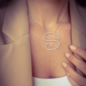 Collar inicial grande Alfabeto de letras de gran tamaño Personalizado Cubic Zirconia Inicial Carta de gran tamaño Regalo de damas de honor Regalo de Navidad