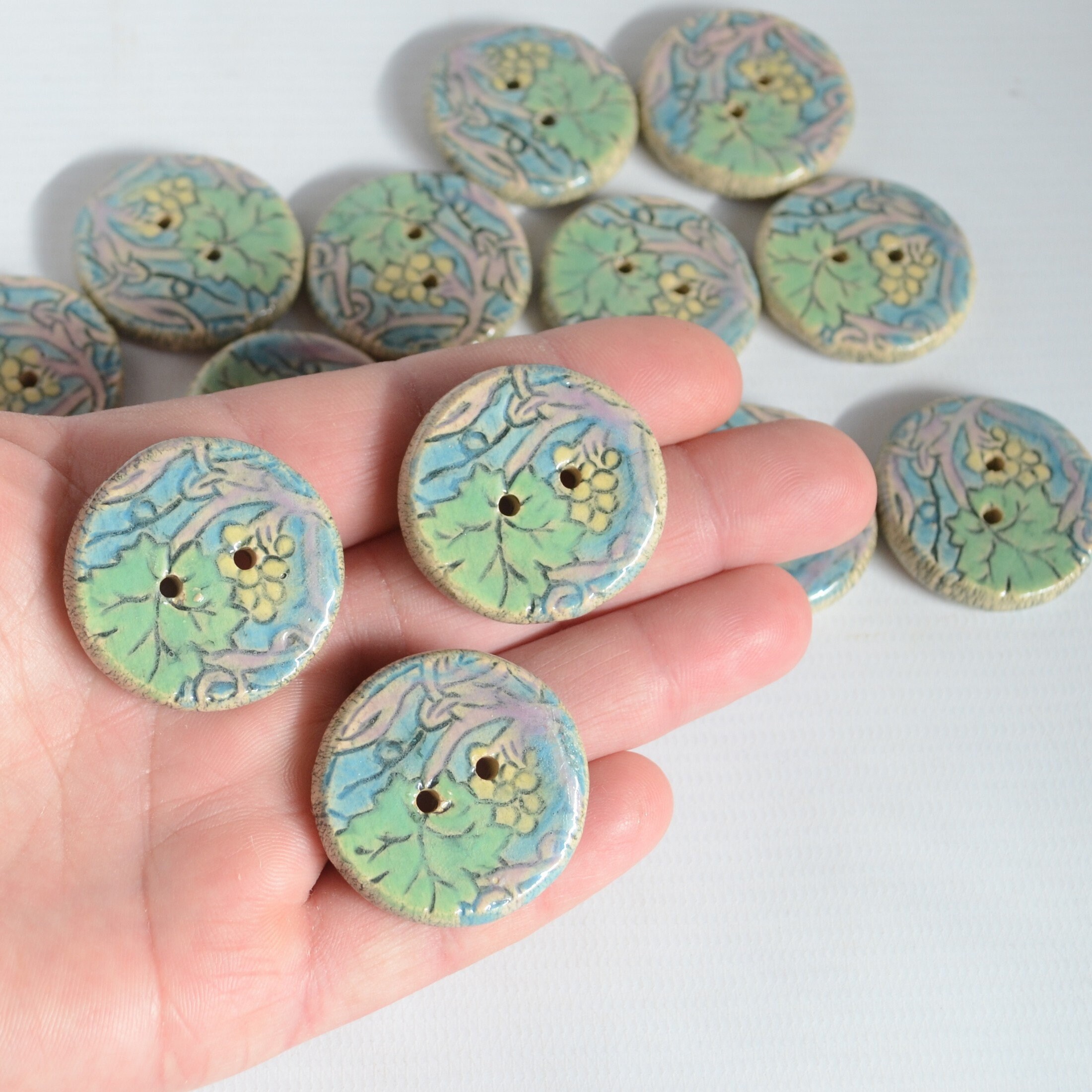 Große Knöpfe mit farbigen Mustern. Handgemachte Keramikknöpfe. Etsy