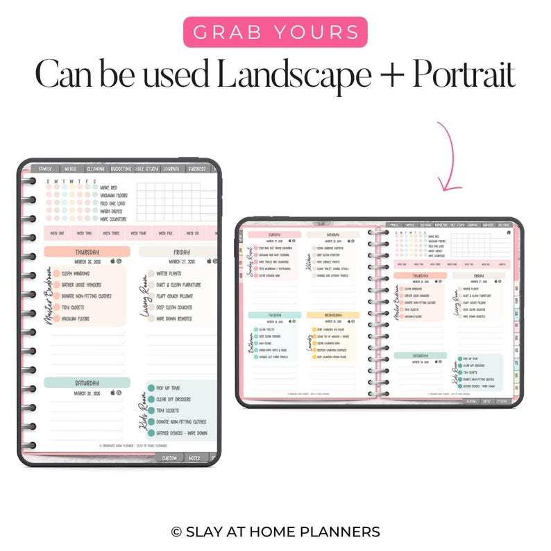 Op de afbeelding: Twee open planners, &eacute;&eacute;n in landschaps- en &eacute;&eacute;n in portretmodus, met een roze en zwart ontwerp. De planners hebben secties voor dagelijkse taken, waaronder "Master Bedroom" en "Living Room". De tekst "Grab Yours" en "Can be used Landscape + Portrait" zijn zichtbaar.