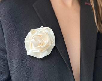 Ivory floral brooch Cream flower brooch Blush flower hair clip pin Oversized Flower Brooch Silk Rose Brooches Handmade Floral Shoulder
