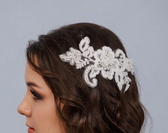 Bridal lace hair comb Ivory wedding headpiece White floral wedding hair piece Beaded hair piece Wedding hair accessory Boho wedding vine