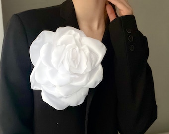 Broche fleur blanche extra large Broches roses surdimensionnées pour femme, épingle grande fleur faite main pour mariage cadeau de Noël femme épingle rose blanche