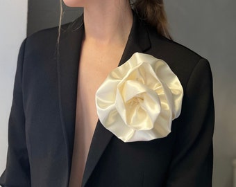 Large floral brooch Pale powder flower brooch Blush flower hair clip pin Oversized Flower Brooch Silk Rose Brooches Handmade Floral Shoulder