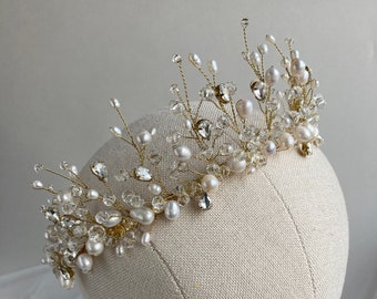 Gold pearl crown Boho crown Gold headpiece Gold tiara Bridal crown Wedding hair piece Bridal hair piece Gold hair vine Queen wedding crown