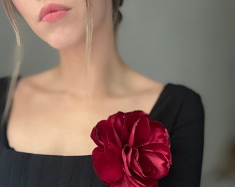 Burgundy flower brooch Elegant flower pin Floral broach for woman Gift for her Party flower brooch Christmas gift accessory Woman accessory