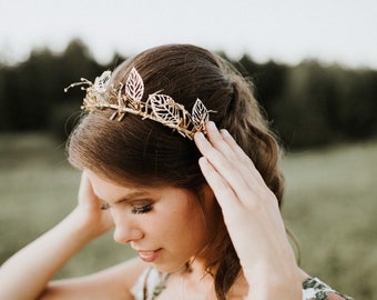 Gold leaf crown Boho crown Gold headpiece Gold tiara Bridal crown Wedding hair piece Leaves hair piece Gold hair vine Autumn wedding crown