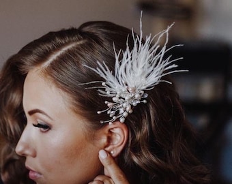 White feather Hair piece Powder pink Ostrich feather hair piece Feather hair comb Boho Wedding hair piece Feather hair accessory Gatsby comb