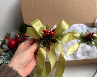 Accesorio para el cabello de boda de invierno, verde y rojo. Conjunto para mamá e hija. Peineta navideña. Clip de cinta verde. Regalos de Navidad para niña. Tocado con lazo navideño.
