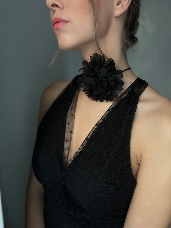 Black flower choker discount