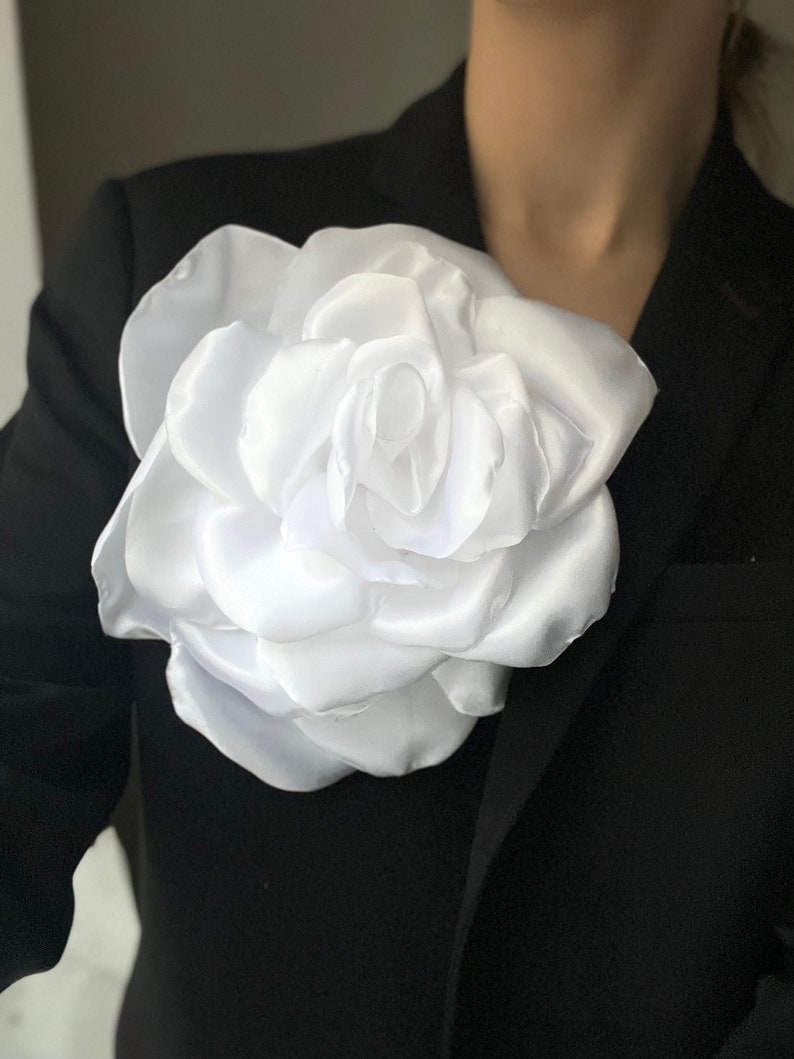 Broche fleur blanche extra large Broches roses surdimensionnées pour femme, épingle grande fleur faite main pour mariage cadeau de Noël femme épingle rose blanche image 2