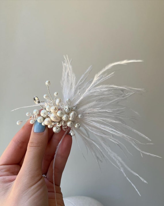 Crystal hair comb w/ feather & pearl detail Bridal Hair Comb With Feathers Bridal Headpiece Wedding Hair  main image 2