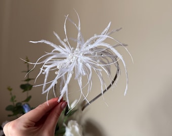 White feather Headband Queen Ostrich feather hair piece Feather hair comb Boho Wedding hair piece Feather hair accessory Gatsby