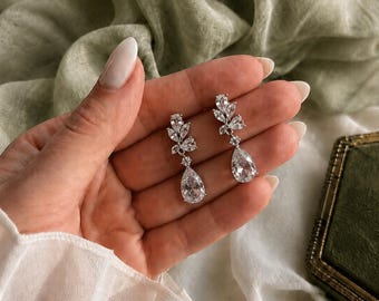 Diamond  drop bridal silver earrings,Minimalist wedding teardrop jewelry,bridesmaid cz earrings gift for her Sulvwr crystal earrings Classic