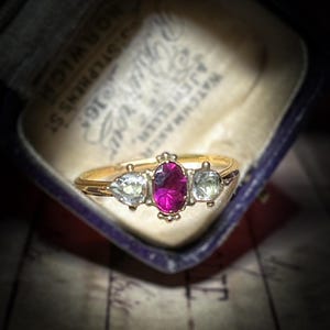 Georgian Paste Trilogy Ring in 18 Carat Gold Regency C. 1810&#39;s Antique