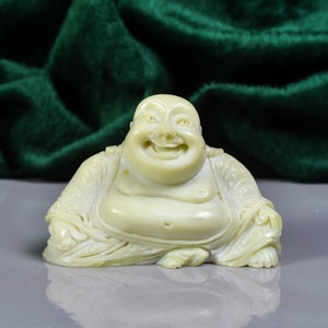 Serpentine Laughing Buddha Statue: Good Luck Symbol (414 Ct)